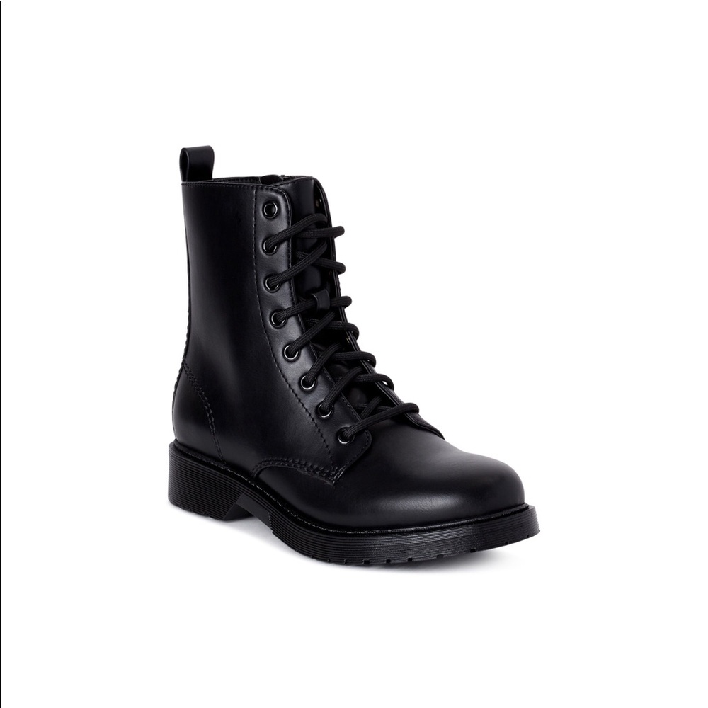 BNWT combat boots size 9